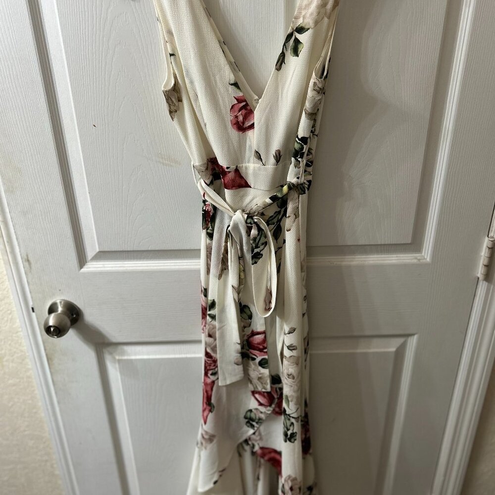 Charlotte Russe Ivory Floral Maxi Dress Deep V-Neck Tie Waist S